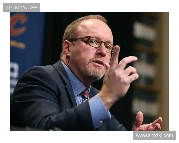 科莫利批评图多尔未善用阵容双方矛盾源于引援分歧持续升级风波中