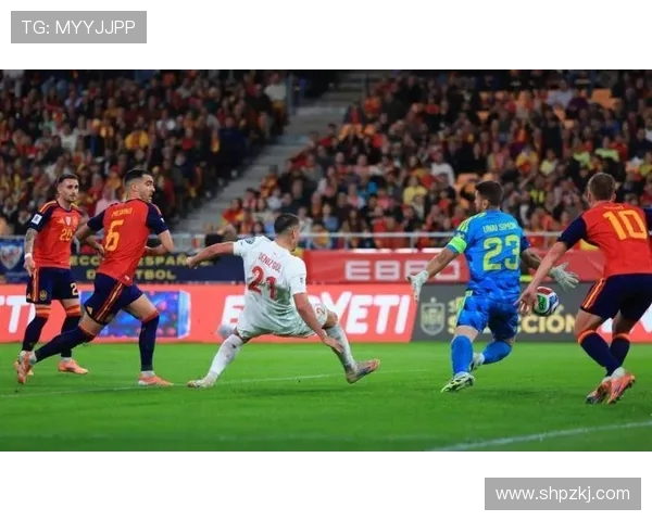 西班牙2-2土耳其晋级世界杯，奥尔莫、奥亚萨瓦尔破门，厄兹詹世界波